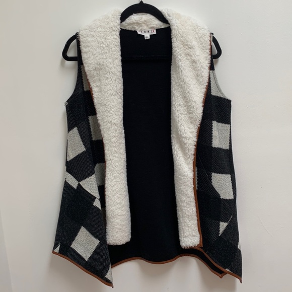 THML black and white checkered cardigan with faux fur on edges size small - Picture 1 of 4